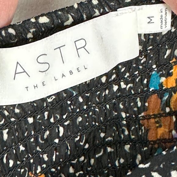 ASTR Shirred Puff Sleeve Sweetheart Neck Floral Smocked Top Size Medium Boho M - Picture 5 of 16